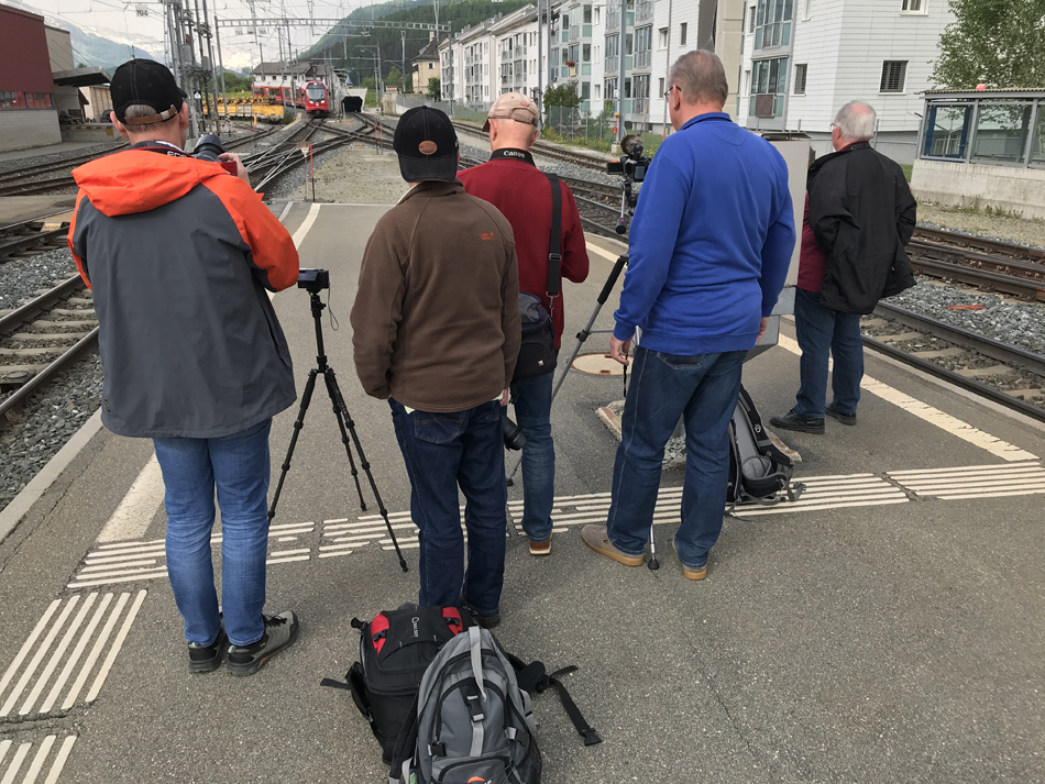 Warten auf den Glacierexpress