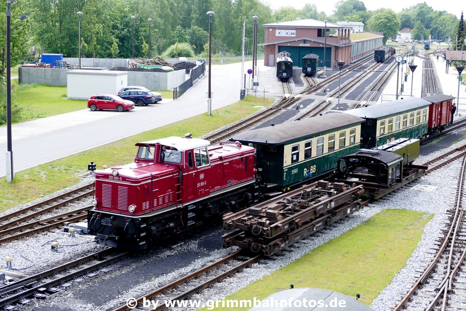 251 901 rangiert in Putbus