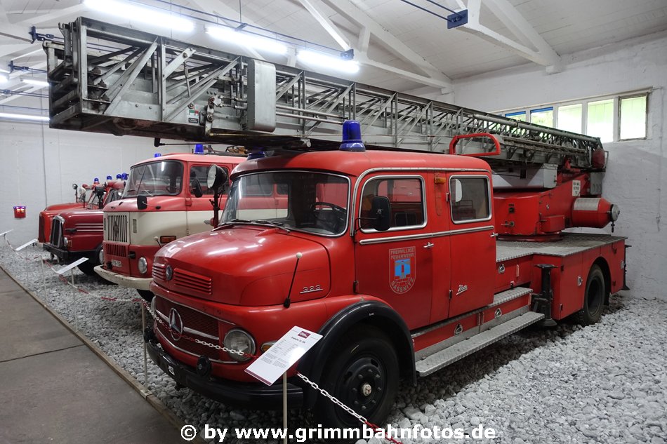 Feuerwehrautos im Museum von Prora