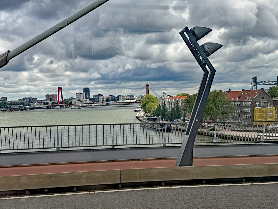 Brückenblick von der Erasmusbrug