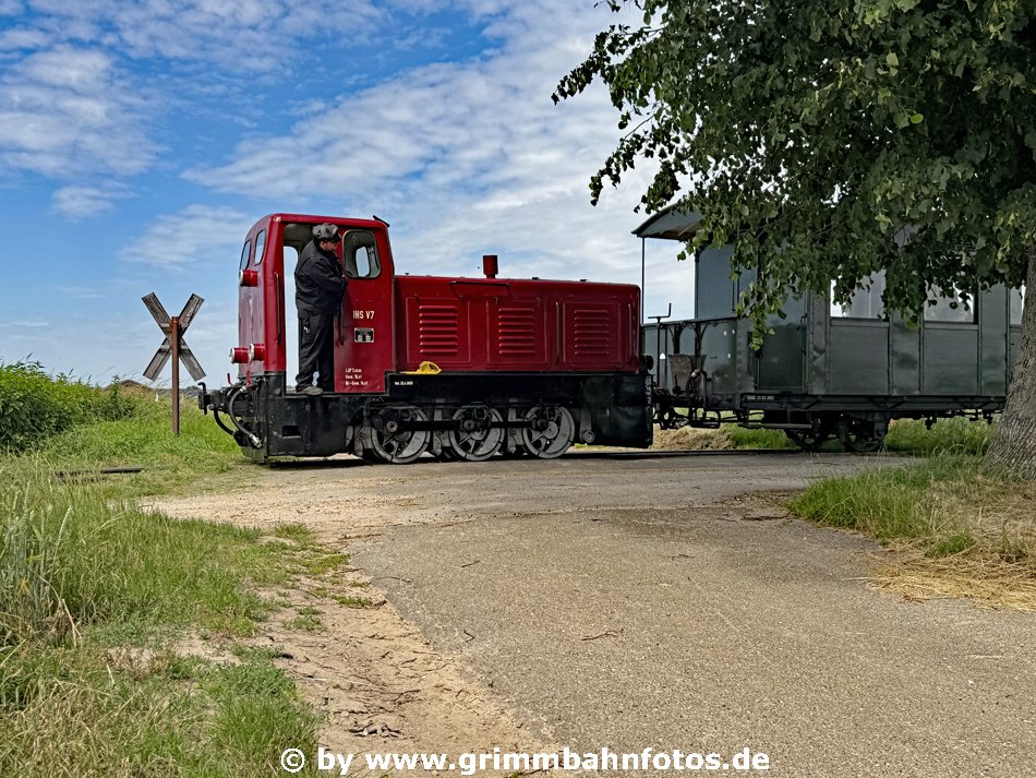 Selfkantbahn Lok 7 auf der Fahrt nach Gillrath