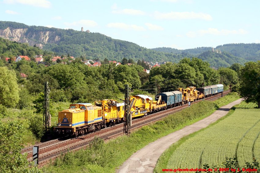 203 309 mit Gleisbauzug