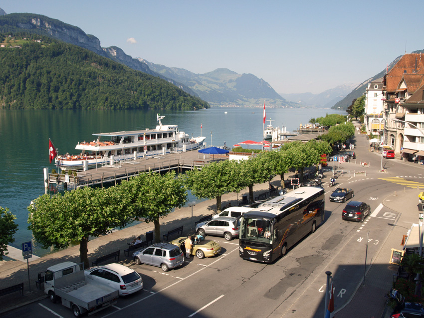 Strohmenger Bus macht einen großen Wendekreis