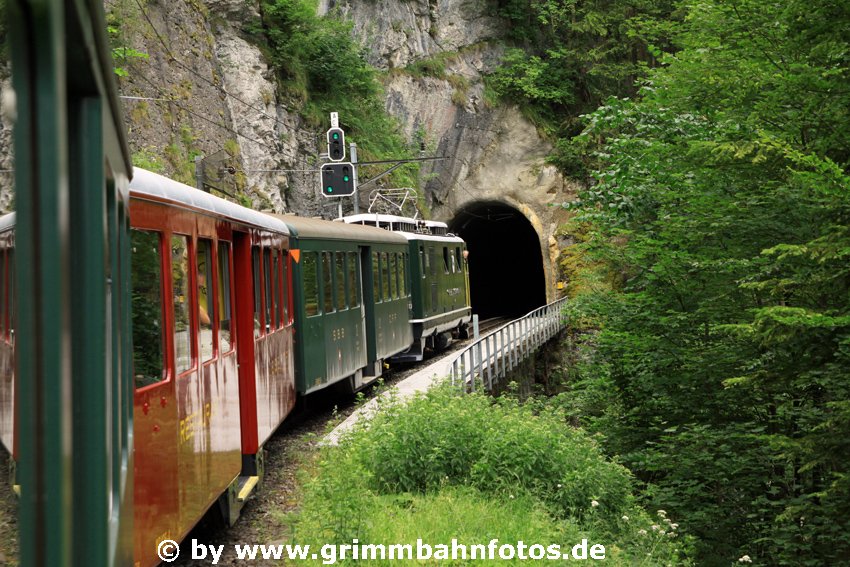 HGe 4/4 oberhalb von Lungern