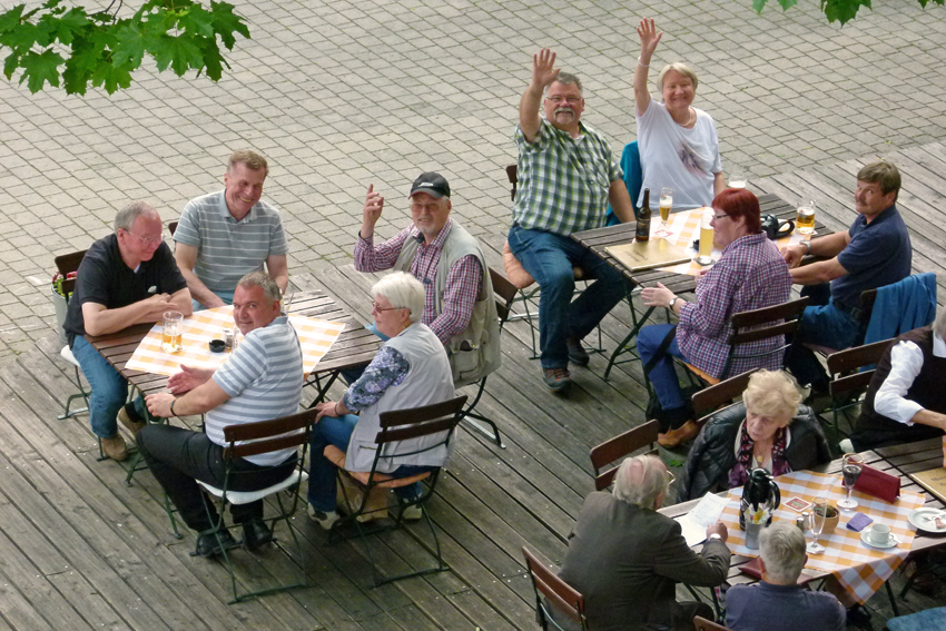 Biergartenlaune im Gutshof "Hauber"