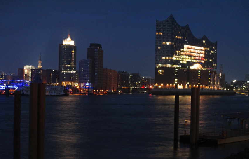 Hamburger Nacht an der Elbe