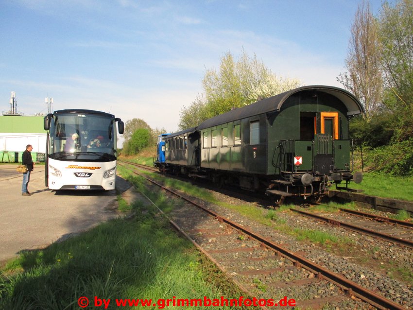 Bus trifft Museumszug