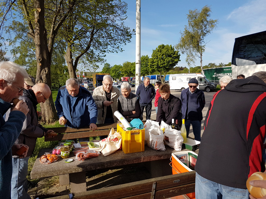 Strohmenger Frühstück I