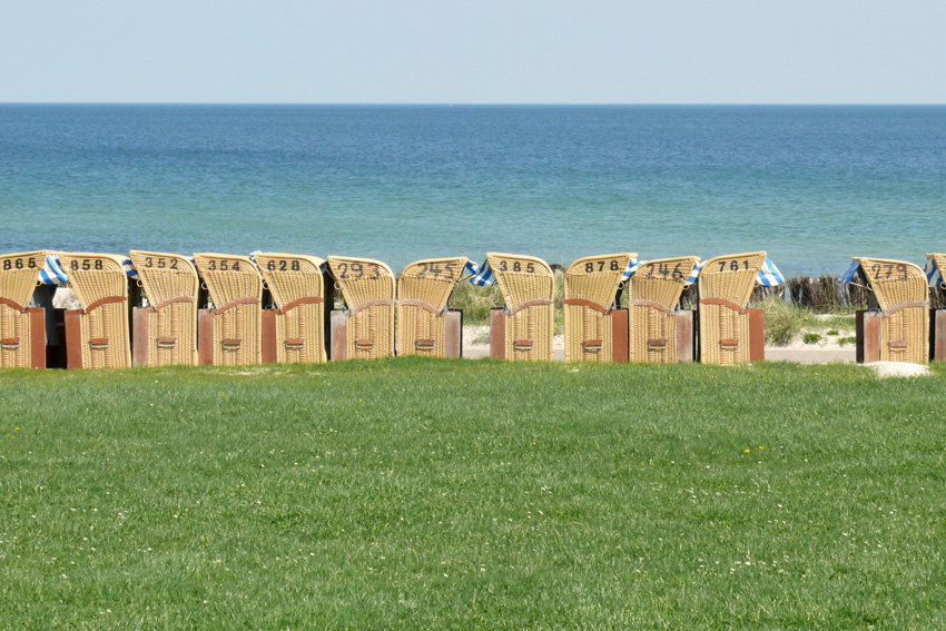 Strandkörbe in Parkstellung