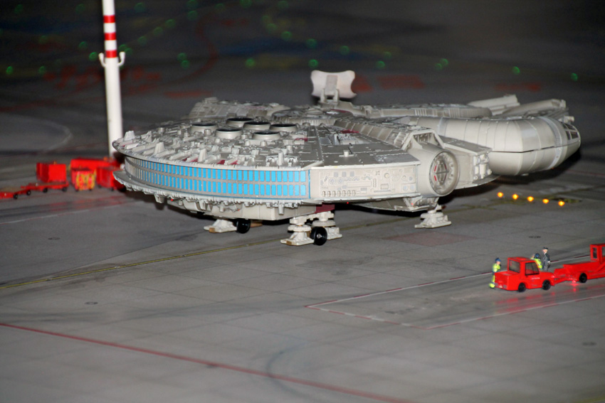 UFO am Wunderland Flughafen