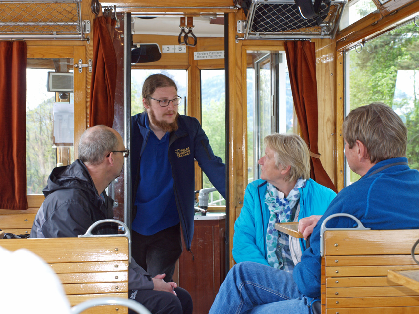 Fachsimpelei mit dem StraBa-Fahrer