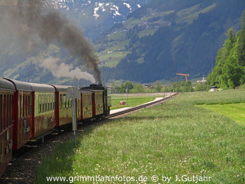 Dampfzug Zillertal, Bus voraus