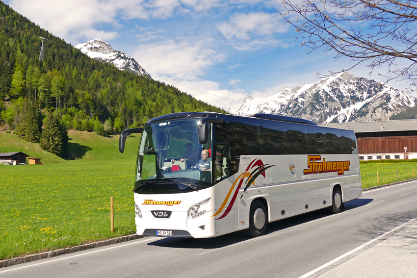 Panoramabild mit Strohmenger Bus in Pertisau