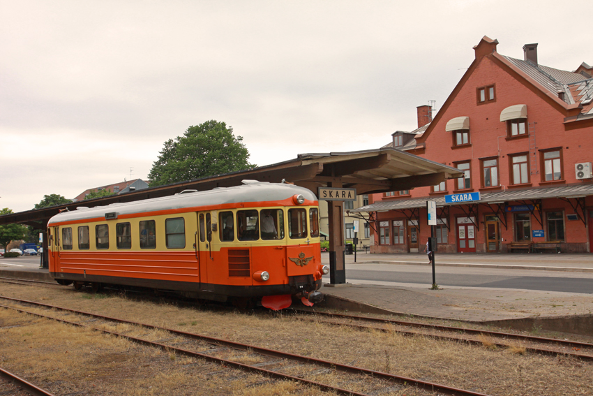 Schienenbus in Skara