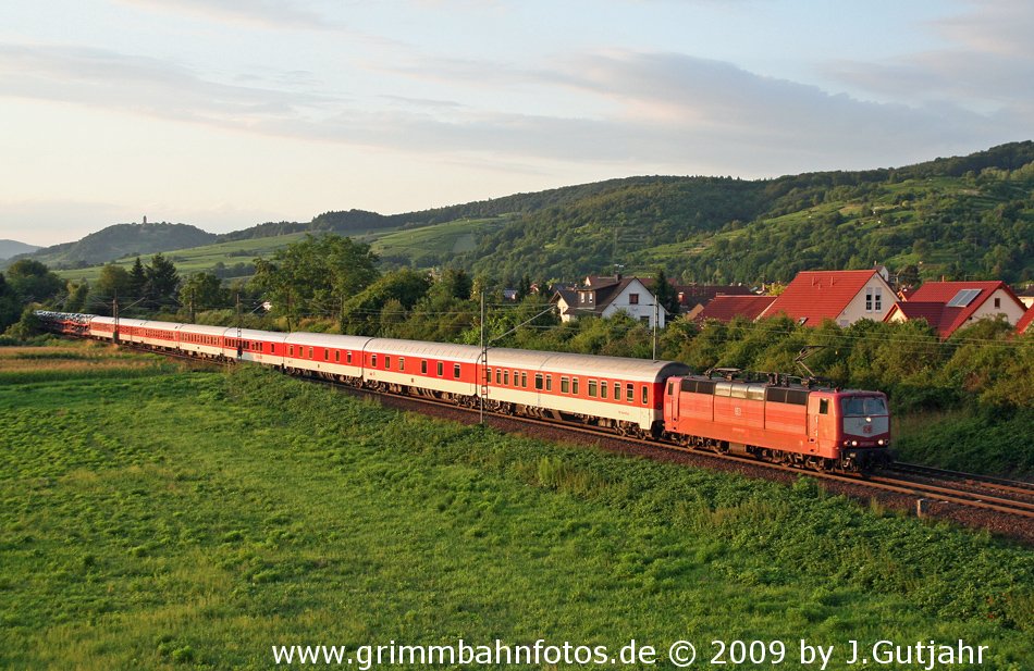 181 der DB AG mit Autozug an der Bergstraße