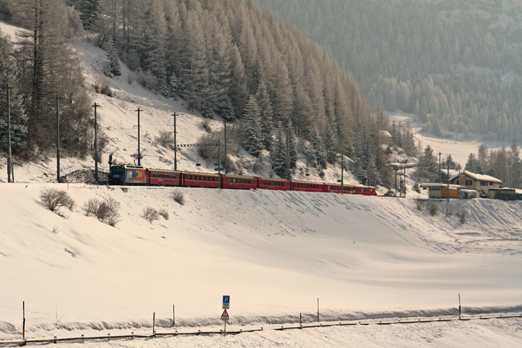 Winter mit RhB Lok 652