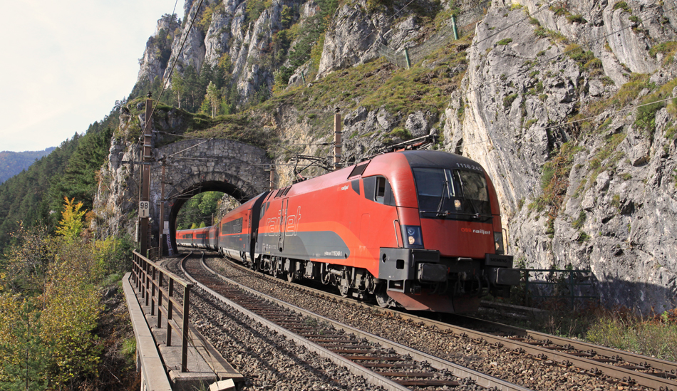 Railjet mit 1116 240 Breitenbrunn