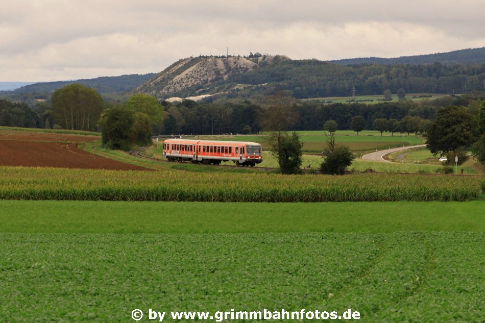 628 256 auf der Kaolinbahn mit Kaolinberg